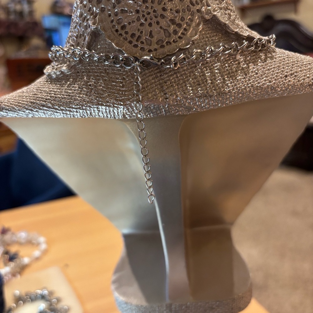 Elegant Silver Statement Necklace - Picture 3 of 3